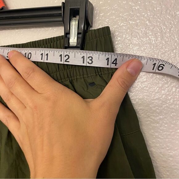 Nike Tech Essential Utility Shorts cargo Rough Green gorpcore nylon waterproof S - Picture 7 of 12